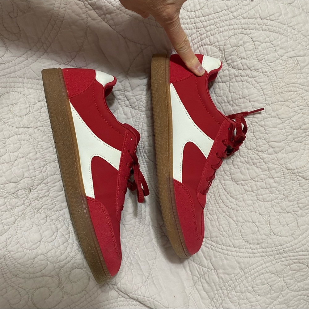No Boundaries Red and White Athletic Sneakers - Picture 3 of 6
